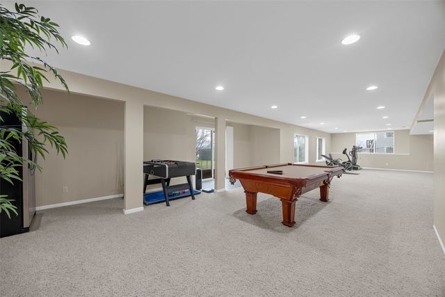 2424 Radcliffe Drive SW, Cedar Rapids, IA 52404