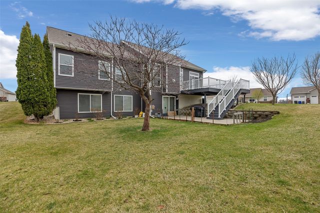 2424 Radcliffe Drive SW, Cedar Rapids, IA 52404