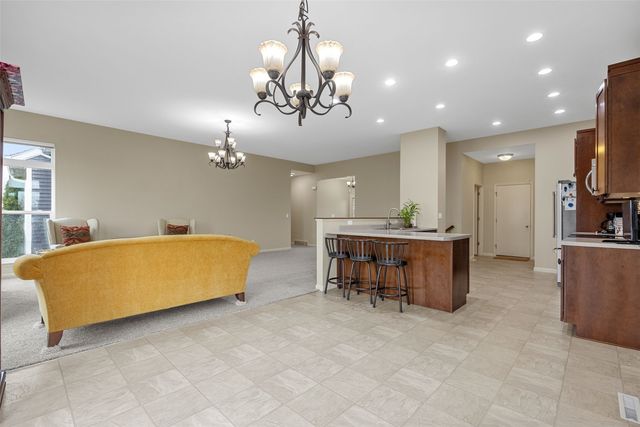 2424 Radcliffe Drive SW, Cedar Rapids, IA 52404