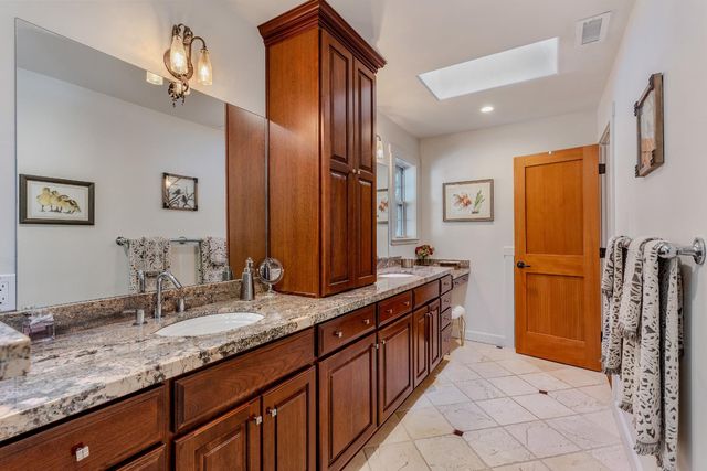 10641 Boulder St, Nevada City, CA 95959