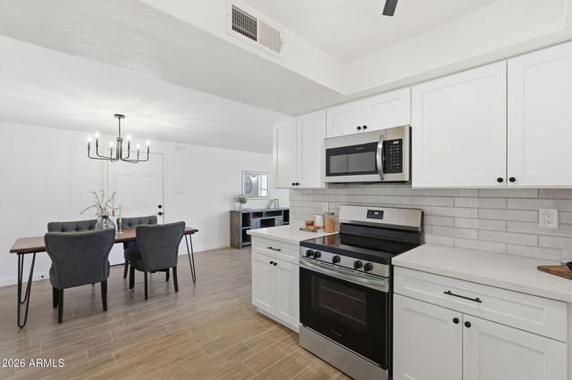 720 E DOBBINS Road, Phoenix, AZ 85042