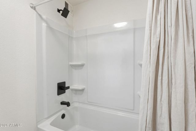 720 E DOBBINS Road, Phoenix, AZ 85042