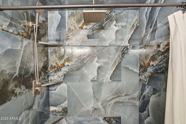 720 E DOBBINS Road, Phoenix, AZ 85042