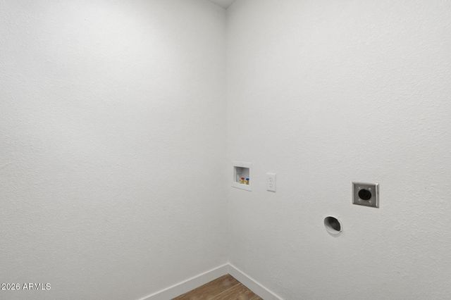 720 E DOBBINS Road, Phoenix, AZ 85042