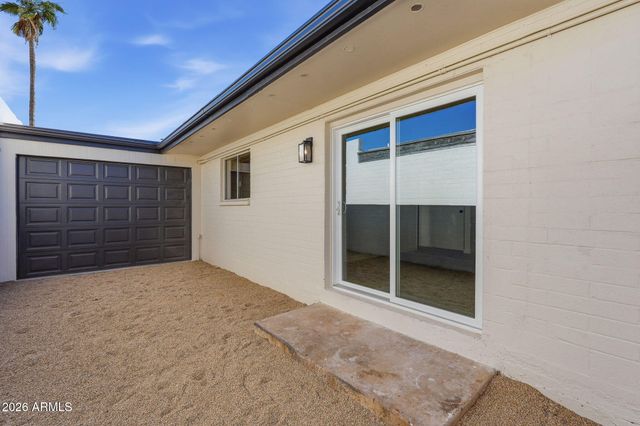 720 E DOBBINS Road, Phoenix, AZ 85042