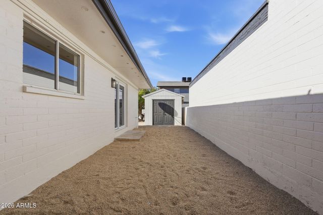 720 E DOBBINS Road, Phoenix, AZ 85042