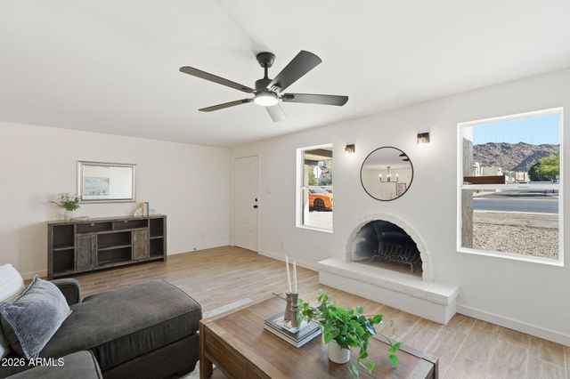 720 E DOBBINS Road, Phoenix, AZ 85042