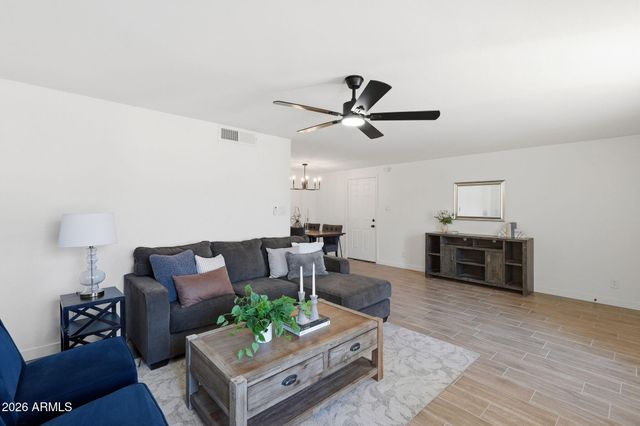 720 E DOBBINS Road, Phoenix, AZ 85042