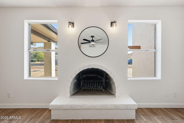 720 E DOBBINS Road, Phoenix, AZ 85042