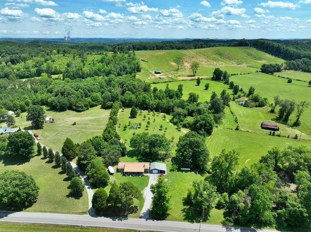 5858 Wolf Creek Road, Spring City, TN 37381