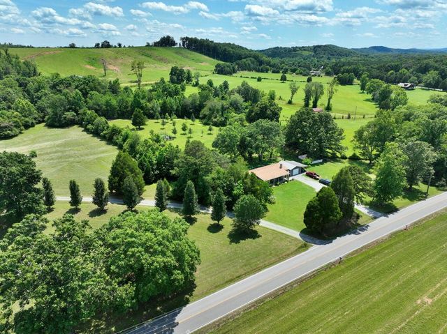 5858 Wolf Creek Road, Spring City, TN 37381