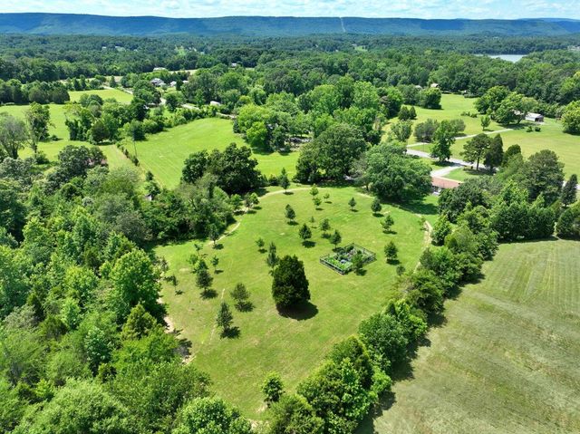 5858 Wolf Creek Road, Spring City, TN 37381