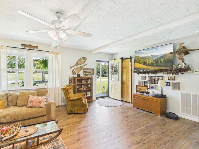 5858 Wolf Creek Road, Spring City, TN 37381