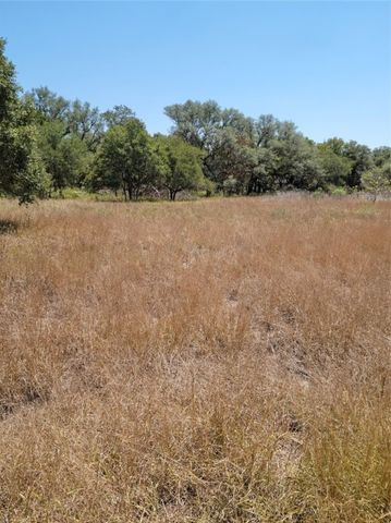 11 Post Oak Road, Inez, TX 77968