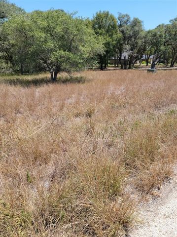 11 Post Oak Road, Inez, TX 77968