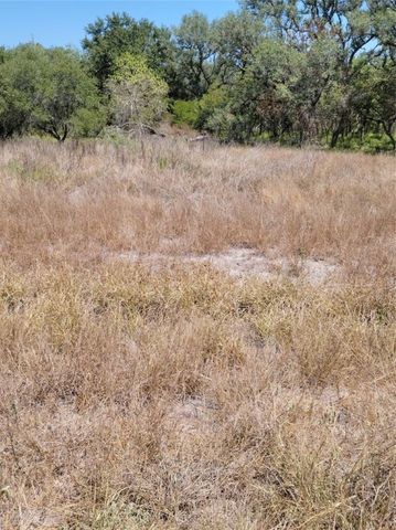 11 Post Oak Road, Inez, TX 77968