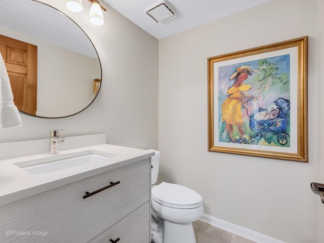 412 Lawrence Avenue, Glen Ellyn, IL 60137