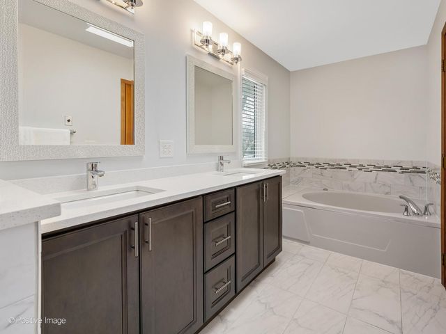 412 Lawrence Avenue, Glen Ellyn, IL 60137