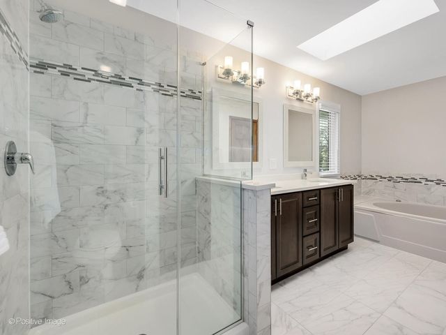 412 Lawrence Avenue, Glen Ellyn, IL 60137