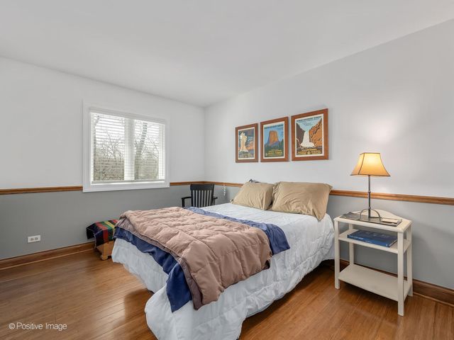 412 Lawrence Avenue, Glen Ellyn, IL 60137