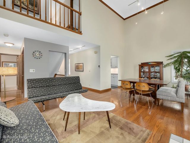 412 Lawrence Avenue, Glen Ellyn, IL 60137