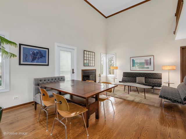 412 Lawrence Avenue, Glen Ellyn, IL 60137