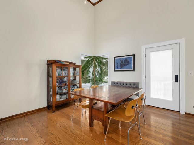 412 Lawrence Avenue, Glen Ellyn, IL 60137