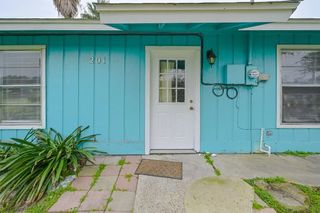201 W 3rd St, Rockport, TX 78382