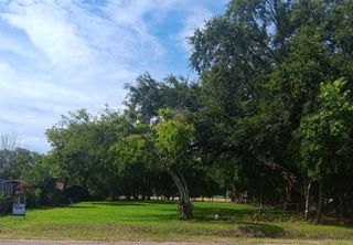 114 1st Ave N, Texas City, TX 77590