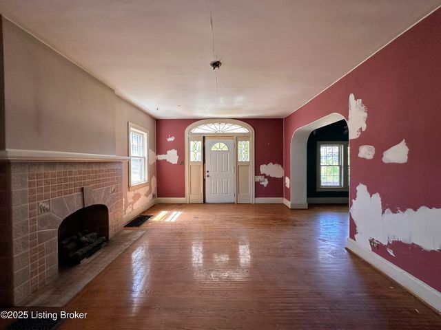 733 S 44th St, Louisville, KY 40211