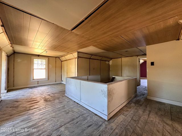 733 S 44th St, Louisville, KY 40211