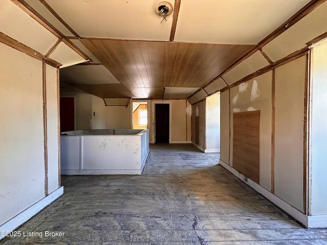 733 S 44th St, Louisville, KY 40211