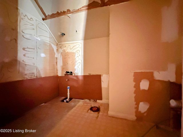 733 S 44th St, Louisville, KY 40211