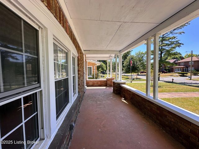 733 S 44th St, Louisville, KY 40211