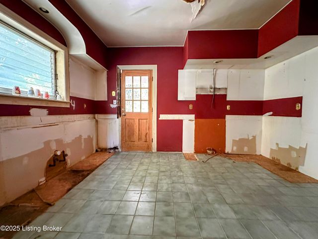 733 S 44th St, Louisville, KY 40211