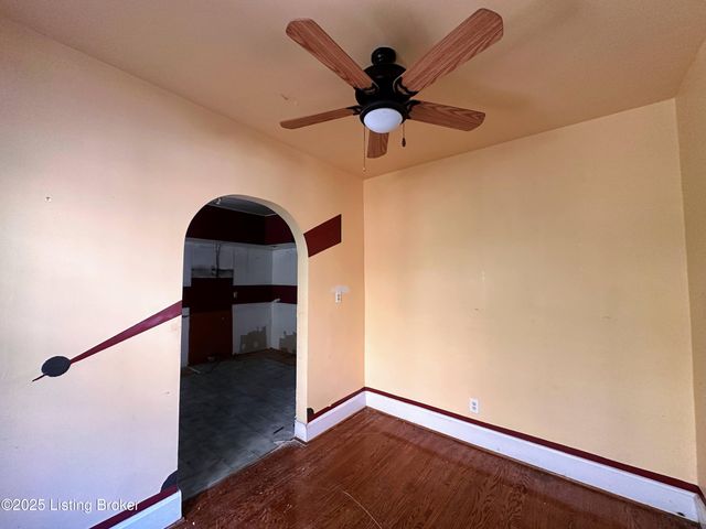 733 S 44th St, Louisville, KY 40211