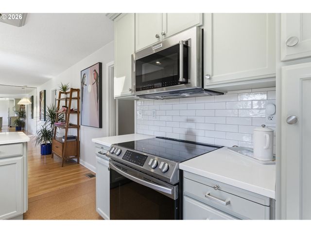 2730 Se 66TH Ave, Portland, OR 97206