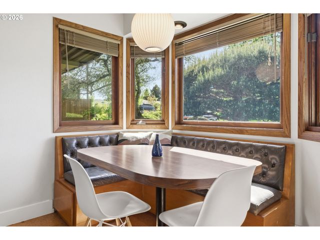 2730 Se 66TH Ave, Portland, OR 97206