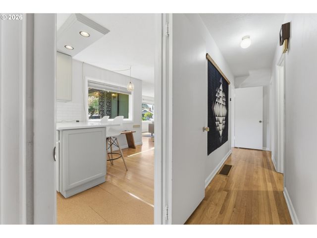 2730 Se 66TH Ave, Portland, OR 97206