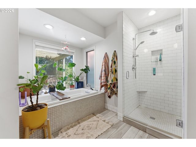 2730 Se 66TH Ave, Portland, OR 97206