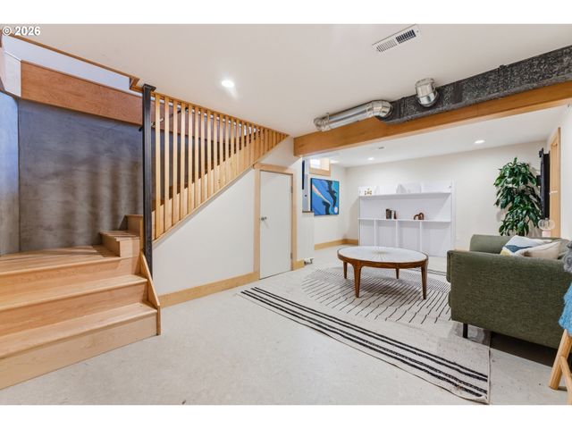 2730 Se 66TH Ave, Portland, OR 97206