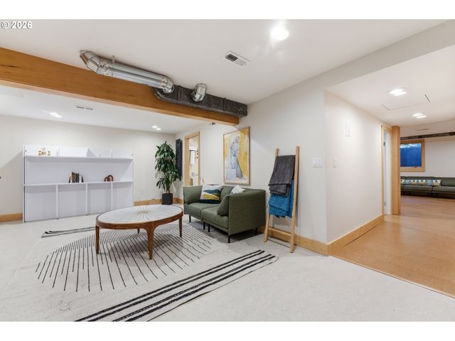 2730 Se 66TH Ave, Portland, OR 97206