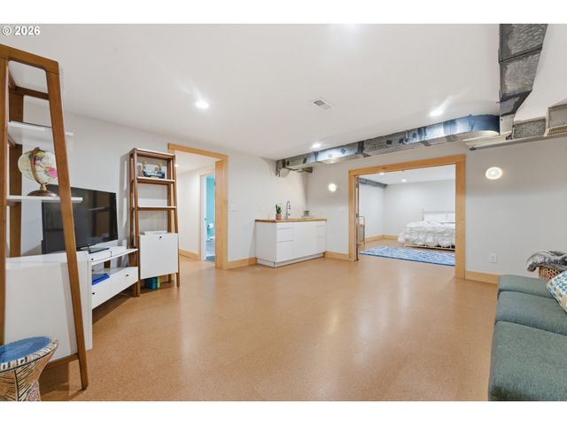 2730 Se 66TH Ave, Portland, OR 97206