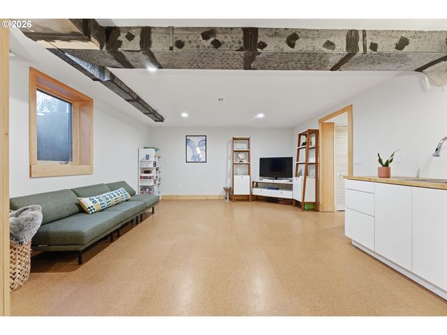 2730 Se 66TH Ave, Portland, OR 97206