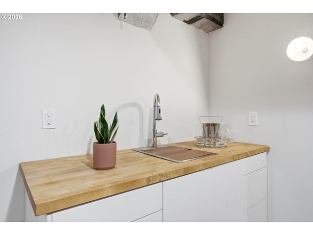 2730 Se 66TH Ave, Portland, OR 97206