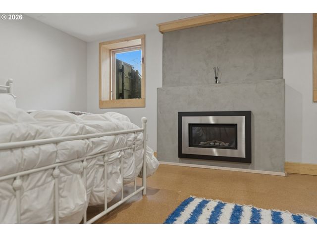 2730 Se 66TH Ave, Portland, OR 97206