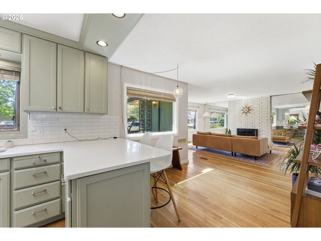 2730 Se 66TH Ave, Portland, OR 97206