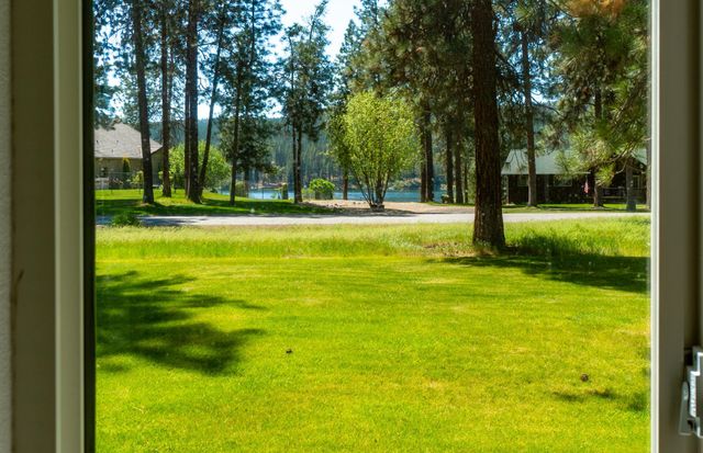 6571 Lake Forest Dr, Nine Mile Falls, WA 99026