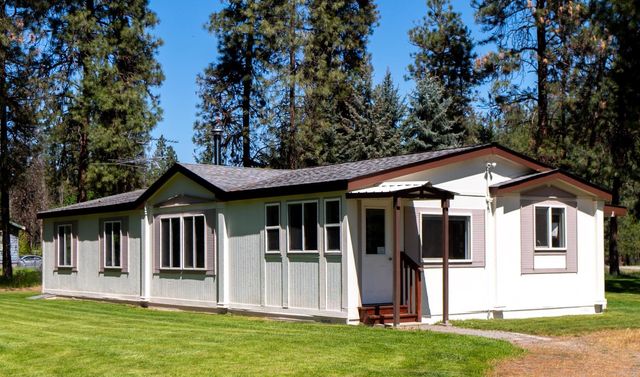 6571 Lake Forest Dr, Nine Mile Falls, WA 99026