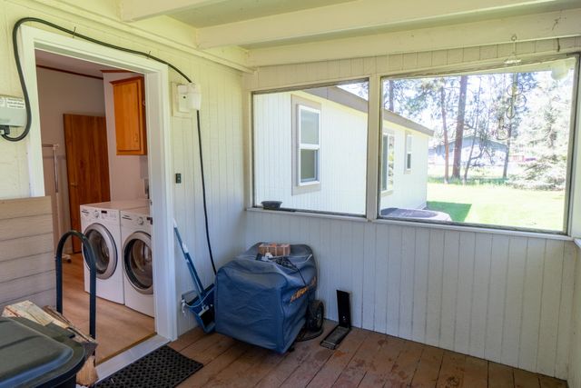 6571 Lake Forest Dr, Nine Mile Falls, WA 99026